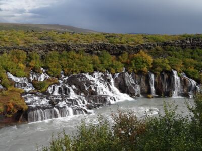 Hraunfossar (Lavawasserfälle)