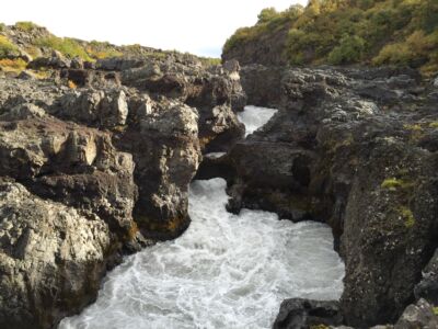 Barnafoss (Kinderwasserfälle)