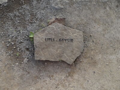 ...mit eigenem kleinen Geysir