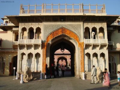 Rejendra Pol (Eingangstor des Maharaja) Rejendra Pol (Eingangstor des Maharaja)