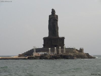 Tiruvalluvar-Statue Tiruvalluvar-Statue