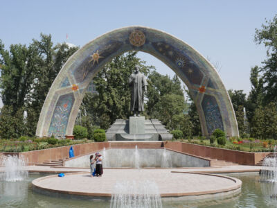 Rudaki-Denkmal