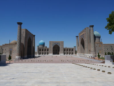 Blick auf Tillakori-Medrese „Goldbedeckte“