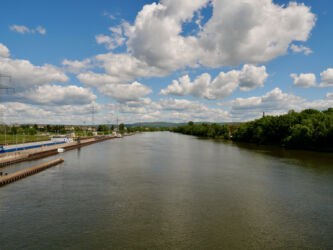 Staustufe Groß-Krotzenburg Blick zum Spessart