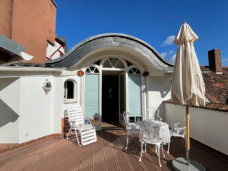 Dachterrasse bei Sonnenschein