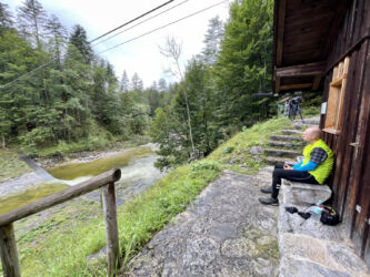 Rast am Walchenpegelhäuschen