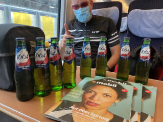 Huit bouteilles de bière