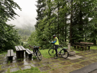 Rastplatz mit Trinkwasserquelle