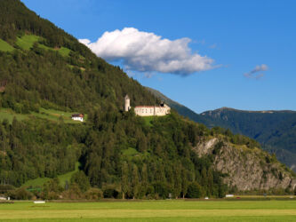 Blick auf Burg Sprechenstein