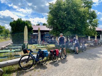 Wein & Biergarten VOGELfrei