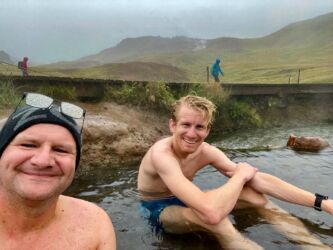 Heißes Bad bei strömenden Regen