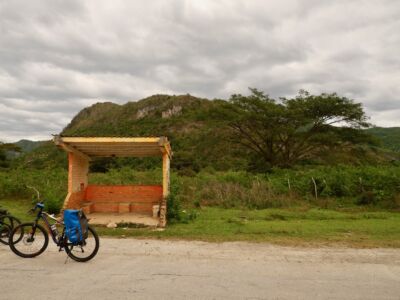 Bushaltestelle mit Aussicht