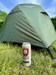 Zelt steht ... Prost