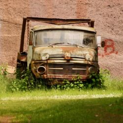 Alter LKW im Steinbruch