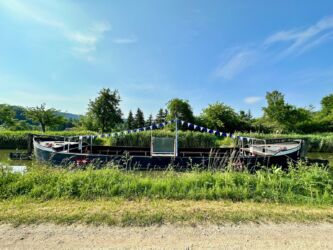 Altes Treidelschiff "Elfriede"