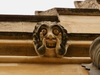 sollen die schlechten Gedanken vertreiben