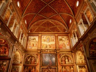 Trennwand in der Kirche San Maurizio