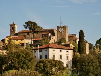 Chiesa Dei Santi Jacopo E Filippo und Torre dell'Orologio