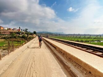 Straßen- und Eisenbahnbrücke
