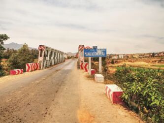 Brücke über den Manakarongagna