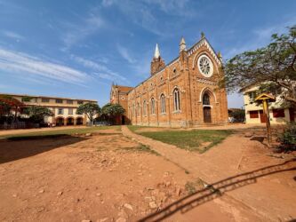 Lychee Catholique Saint Joseph