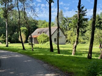 Einsames Haus im Wald
