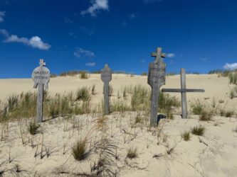 Kreuze für die versunkenen Dörfer