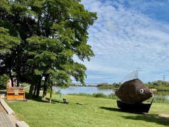 Das Klavier und der Fisch