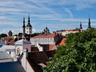 Blick auf den Domberg (Toompea)