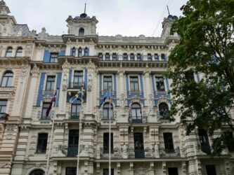 Schwedische und juristische Schule