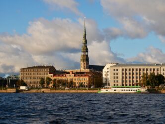 St. Petri Kirche vom Fluss