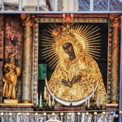 Schwarze Madonna in der Kapelle im Tor der Morgenröte