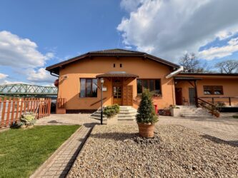 Dunaföldvári Halászcsárda - Fischrestaurant