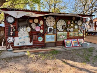 Fonyód - Uhren am Stop Büfé