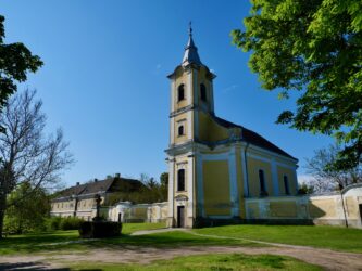 Zisterzienserkloster Előszállás (Neuhof)