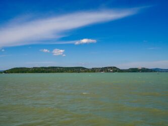 Blick zur Halbinsel Tihany