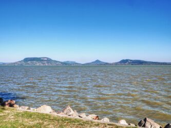 Blick zum Badascony und Goulash