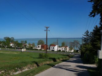 Blick auf den Balaton aus den Weinbergen